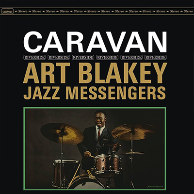 Art Blakey jouant de la batterie