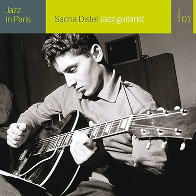 Un guitariste jazz acoustique sur scène